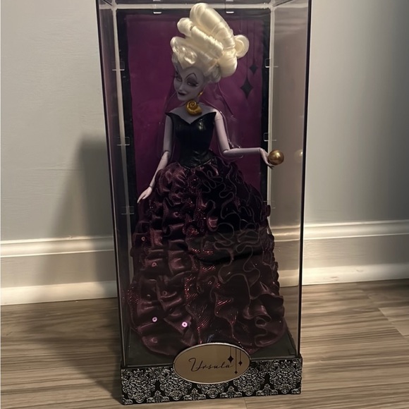 Designer Disney Villains Ursula Doll - Picture 2 of 6